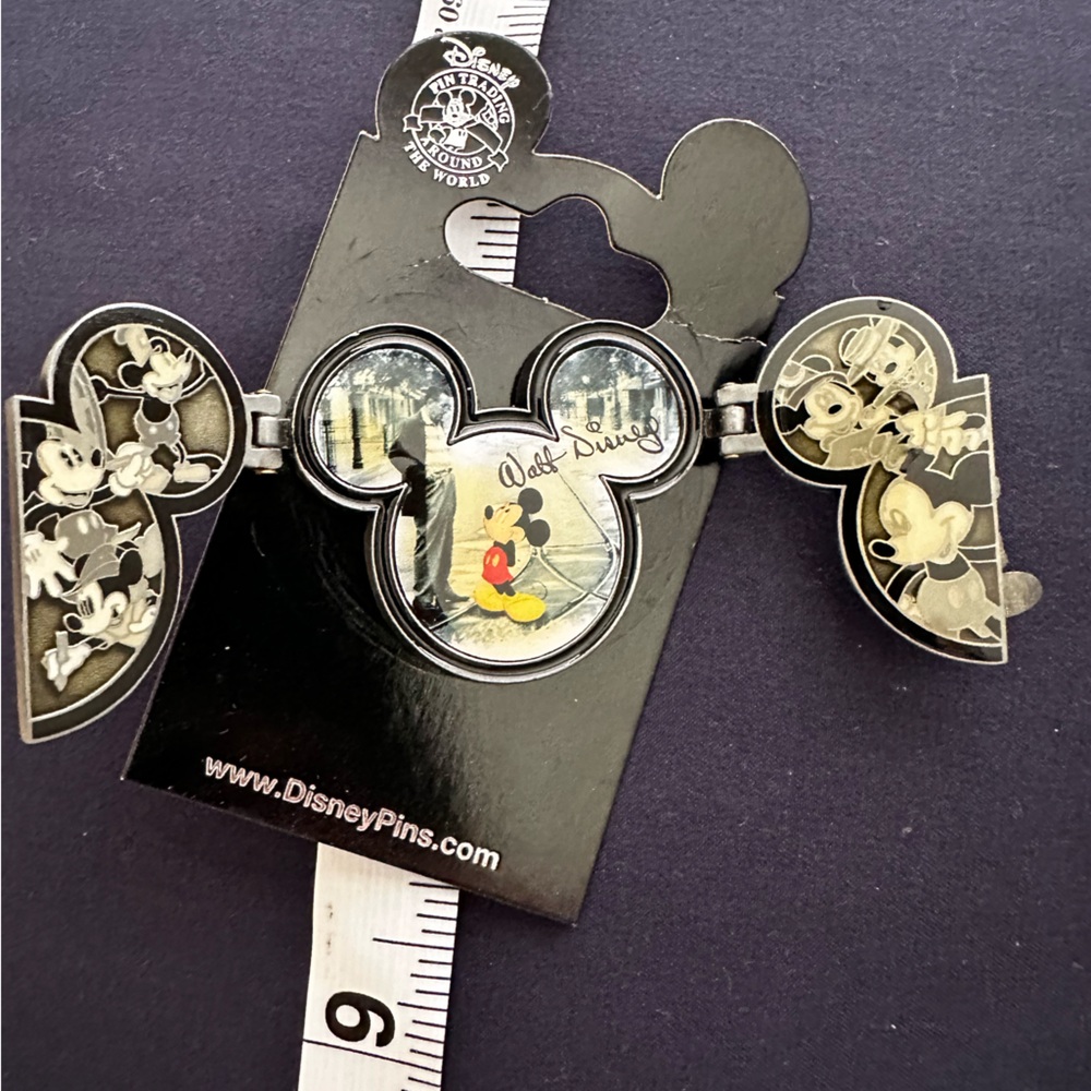Disney Mickey Mouse, Walt Disney Pin Hinged